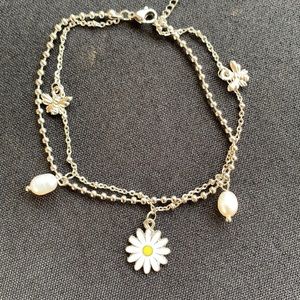 NWOT Daisy Bee Anklet/Bracelet